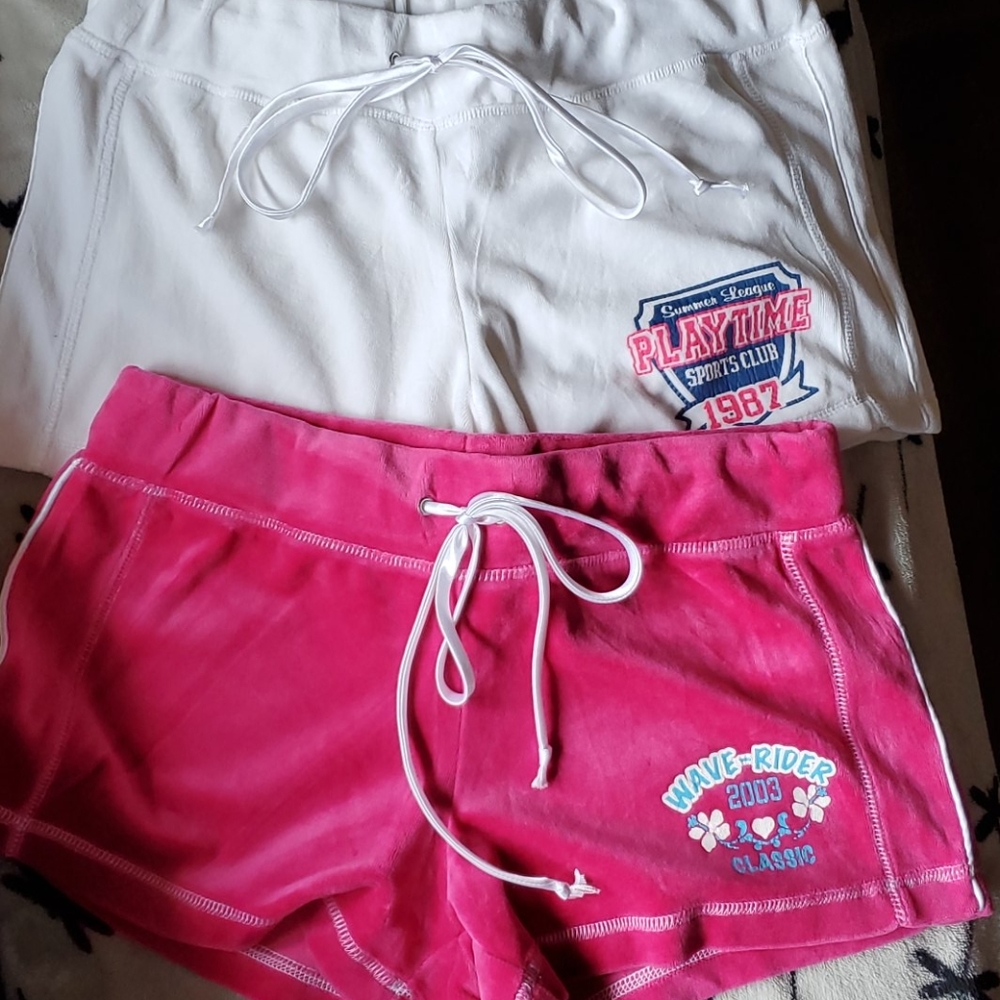 2 pairs of shorts
